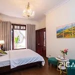 Ngoi Nha Dep Va Tien Nghi 4 Phong Ngu Tai Trung Tam Ha Noi
